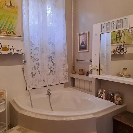 Domisiladore Alloggio in famiglia *